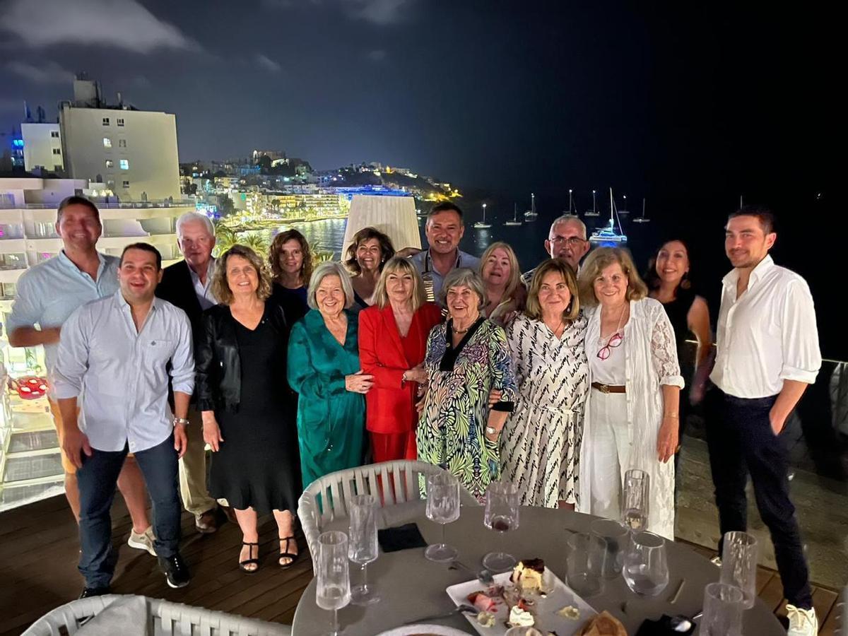 Miembros y amigos del Rotary Club Ibiza