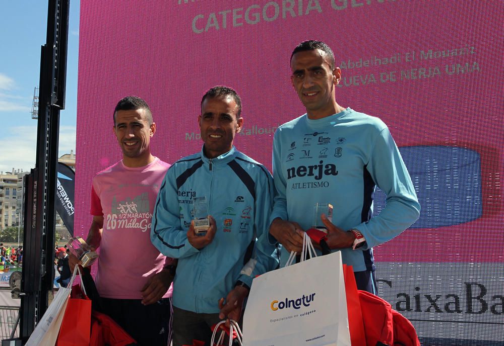 El Mouaziz, del Club Nerja de Atletismo ha vuelto a imponerse en la prueba, que ha alcanzado una participación récord con 7.500 corredores