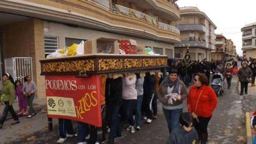 Una procesión muy solidaria por Navidad