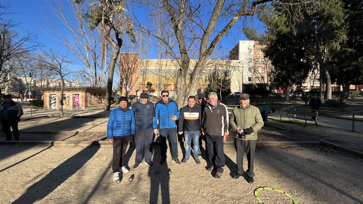 En el parque del Calero se juega a la petanca todo los días.