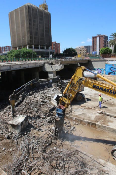 Demolición del tablero norte del Puente de Tetuán.