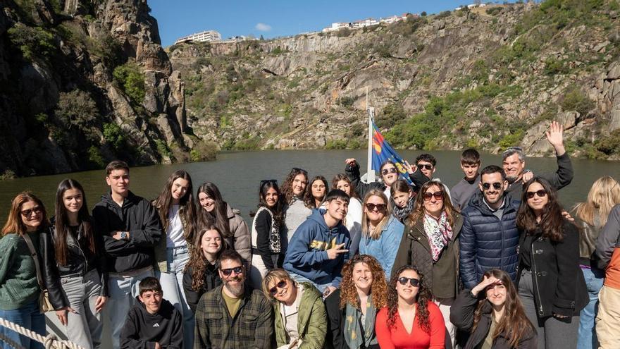 De la Safor a Portugal: jóvenes de Villalonga, Beniarjó y Beniflá viven una aventura cultural y educativa en Miranda do Douro