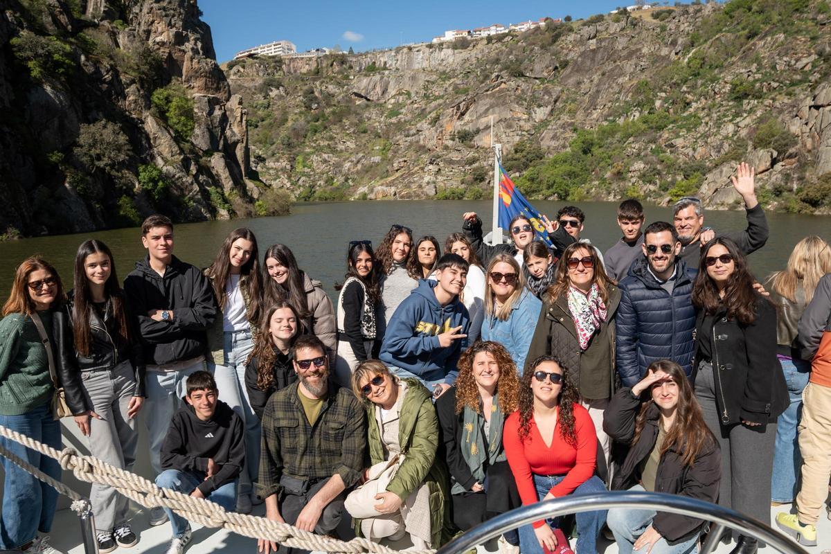 Los jóvenes durante la visita a Portugal.