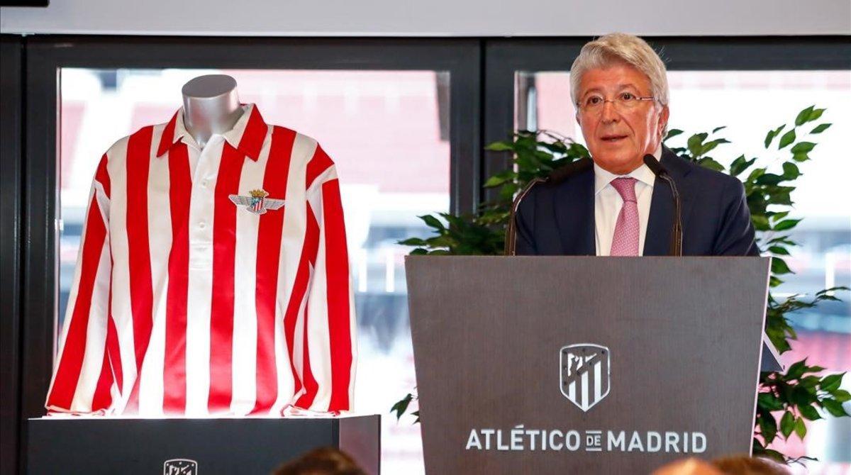 Enrique Cerezo inaugura un monumento en el Wanda Metropolitano. Enrique Cerezo inaugura un monumento en el Wanda Metropolitano.