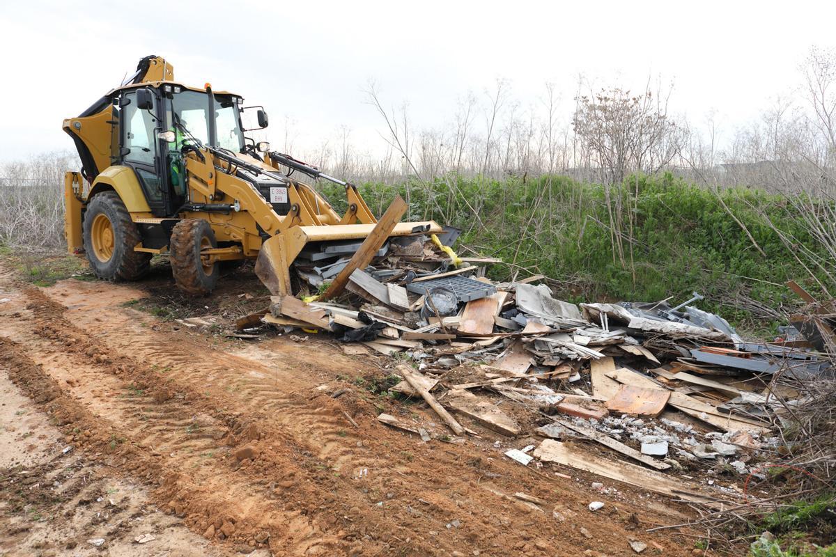 Retirada de escombros y basura en el entorno del río Tajo