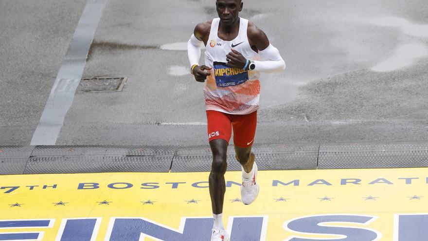 Kipchoge, eclipsado en Boston por el campeón del Maratón de Valencia 2020