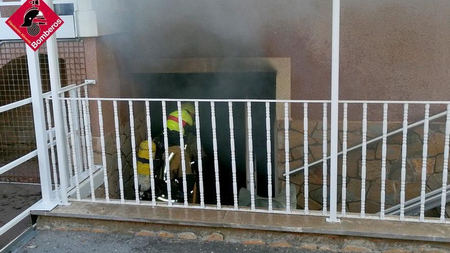 Incendio del chalé con cannabis en su interior en una partida de Elche