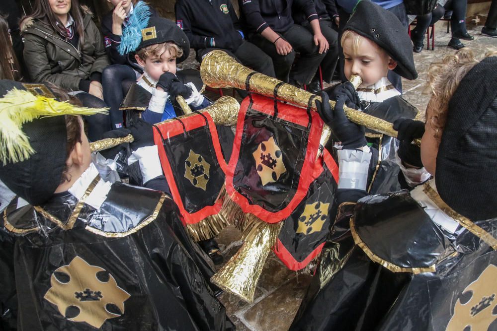 Los más pequeños celebran el Viernes de Dolores en Orihuela