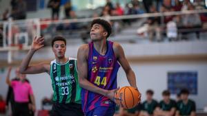 Boumjte, en un duelo ante el Joventut en la Liga U22