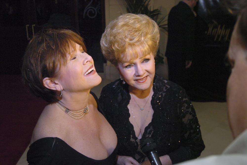 Muere Debbie Reynolds, madre de Carrie Fisher