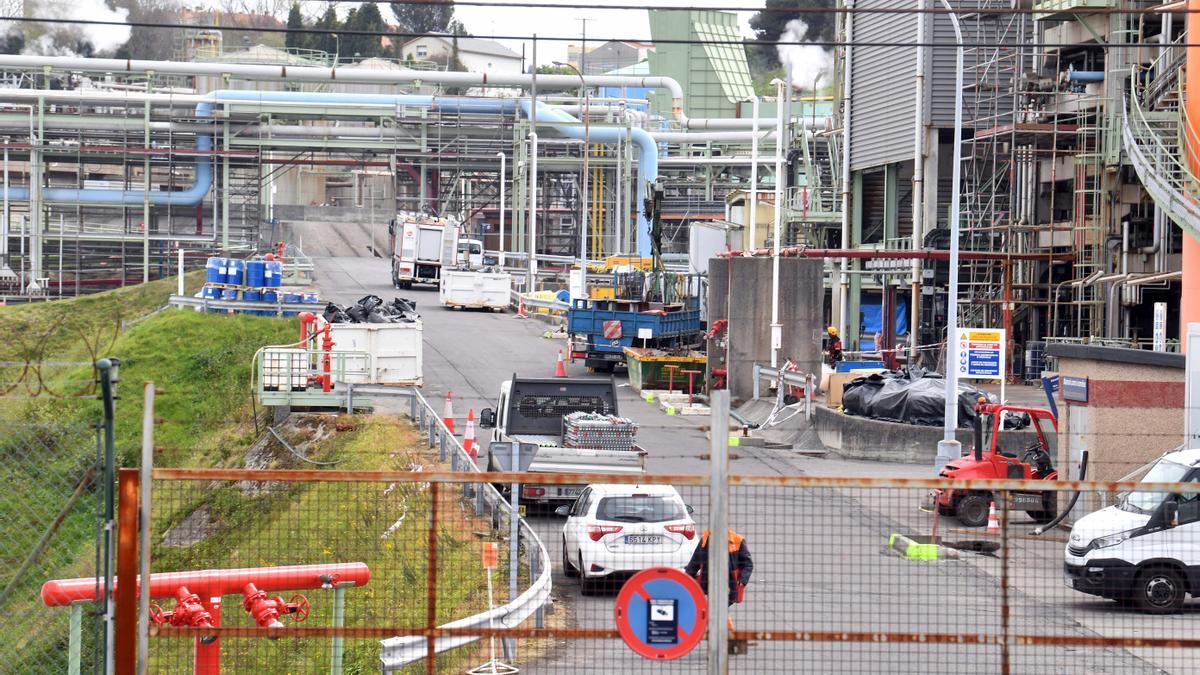 Instalaciones de la refinería de Repsol tras el suceso.