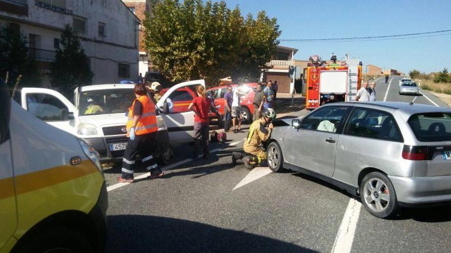 Un herido leve en un choque entre un turismo y una furgoneta en Cervera de la Cañada