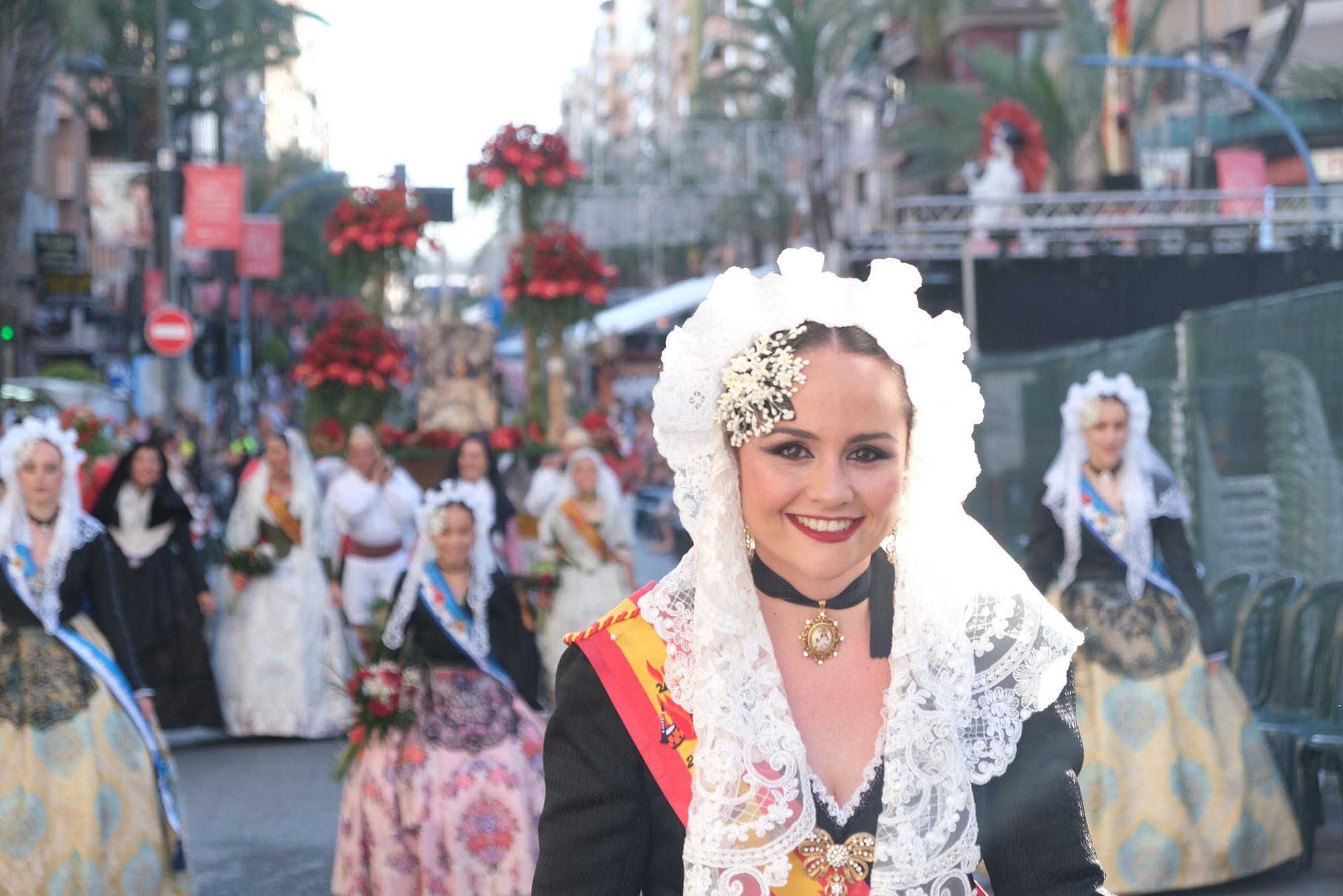 Emotiva ofrenda floral a la Patrona