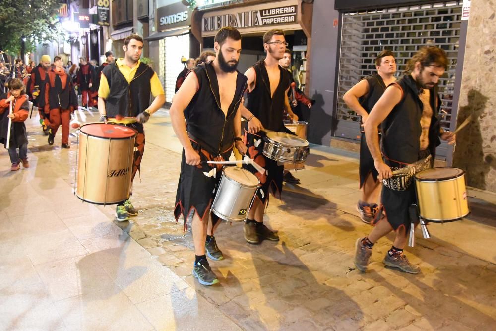 La trobada de diables fa tremolar el Barri Antic d