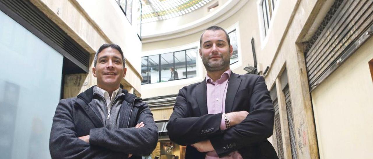 Luis García Langa y Alberto Ferreira enfatizan la necesidad de aprender a invertir antes de adentrarse en el mundo financiero.