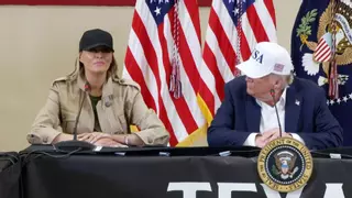 Melania Trump promete volver a Texas tras reunirse en Kerrville con familias afectadas por las inundaciones
