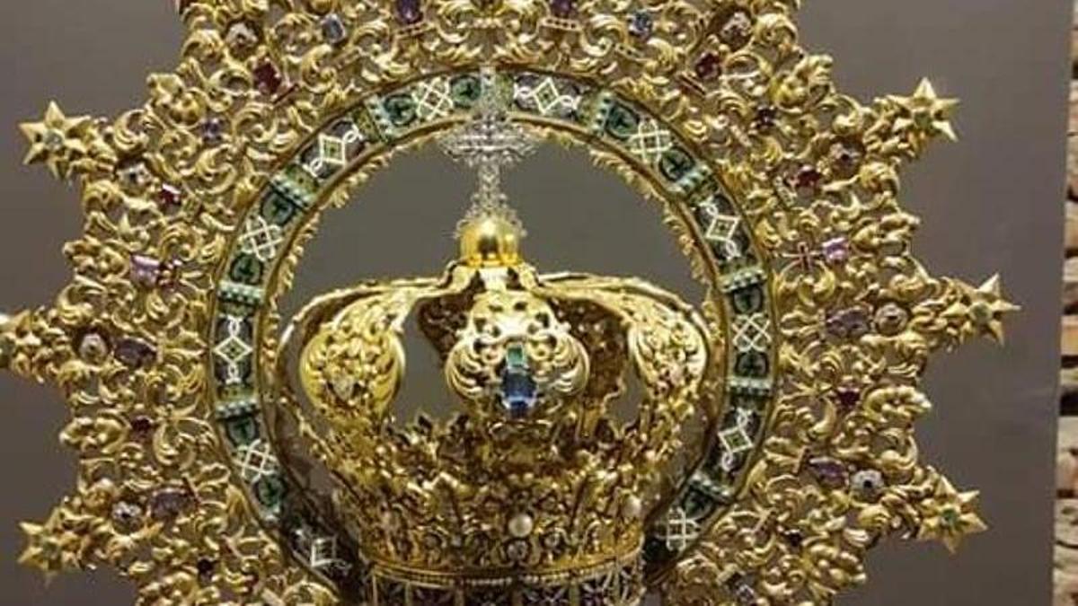 Corona robada de la Virgen del Puerto de Plasencia.