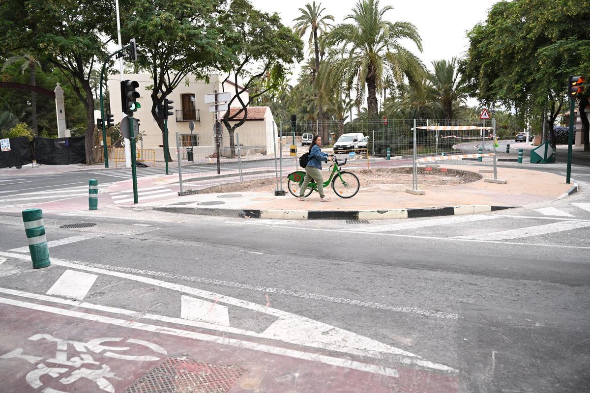La rotonda de la que ha desaparecido la escultura de Salvador Soria
