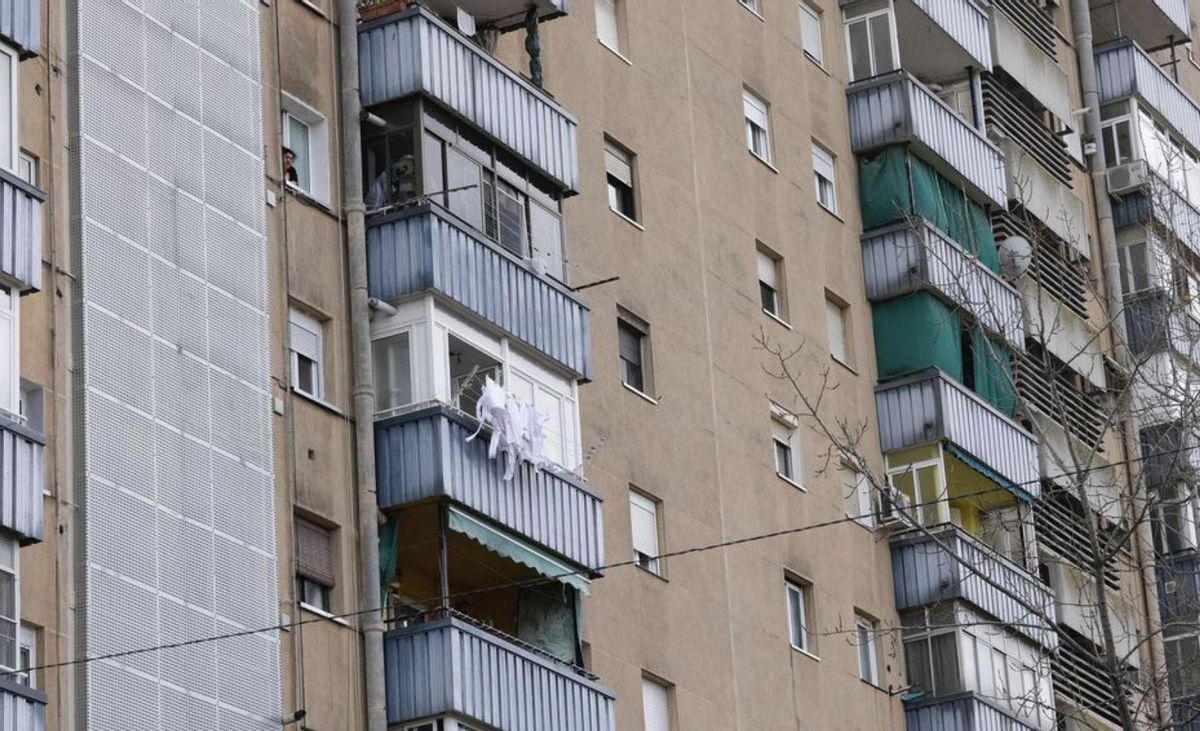Badia del Vallès licita el pla d’obres per retirar l’amiant dels seus blocs