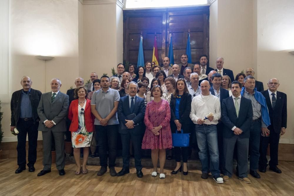 Homenaje a 47 funcionarios del Ayuntamiento de Oviedo