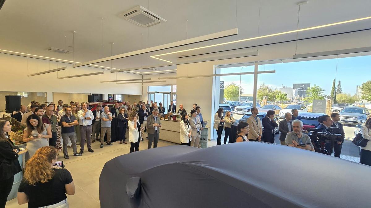 Inauguración de las instalaciones de Mazda Avante en el polígono industrial de Las Quemadas.