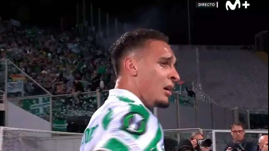?El Betis a la final de la Conference! Y Antony no pudo contener las l芍grimas de emoci車n...