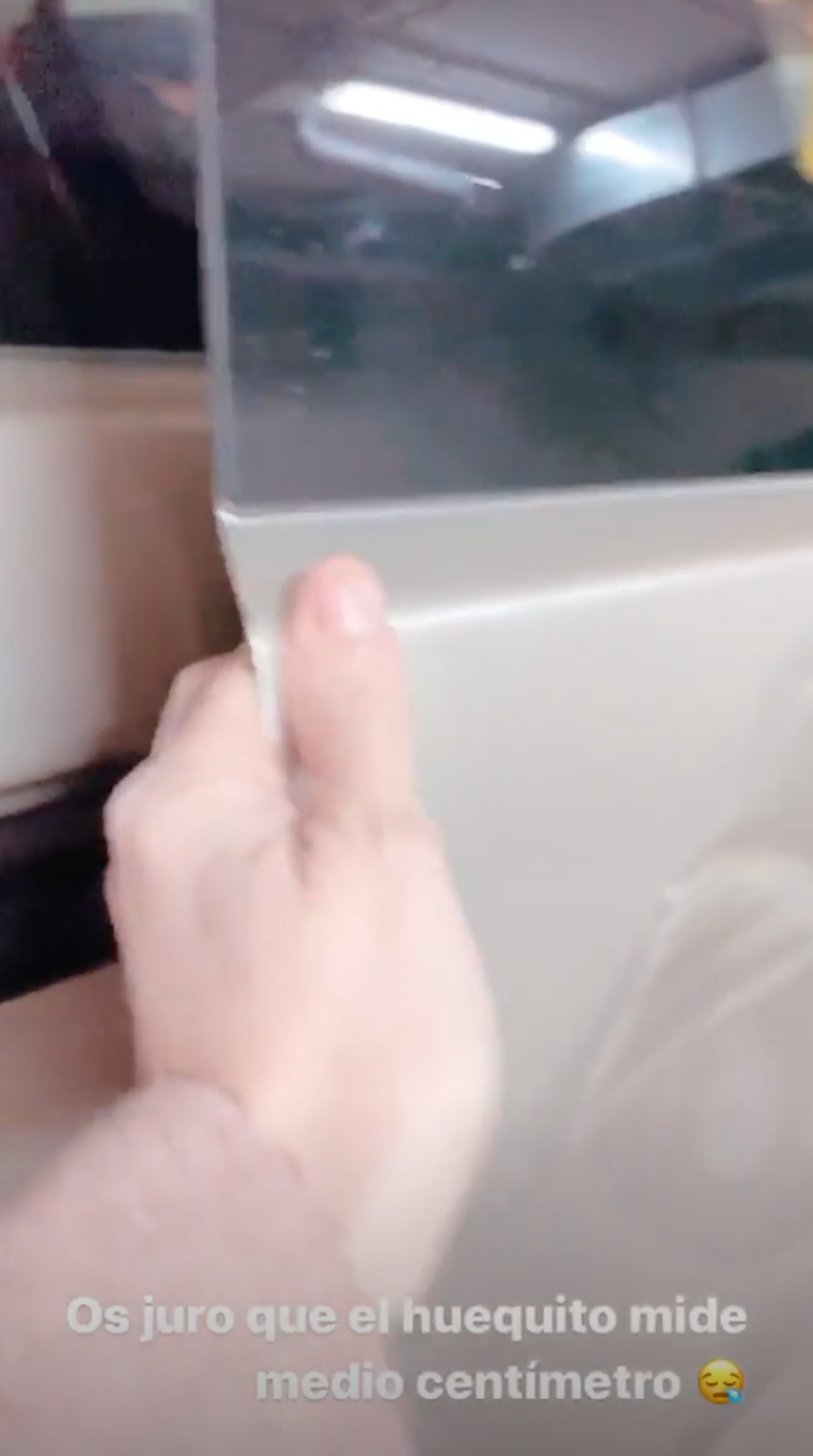 Este es el hueco en el que se le ha quedado atrapada la mano a Verdeliss.