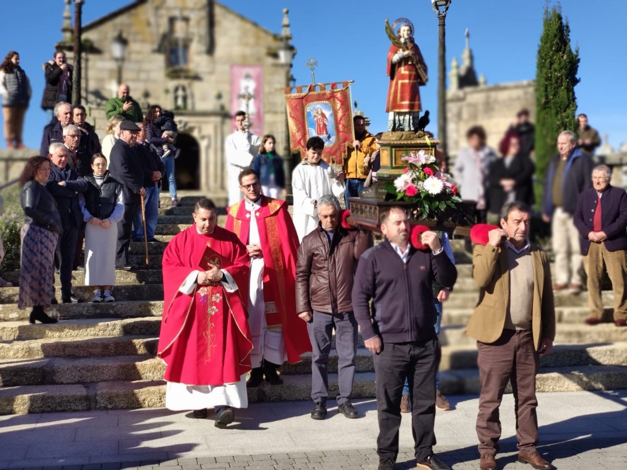 Así celebran vecinos y dirigentes políticos la fiesta de San Vicente de O Grove.