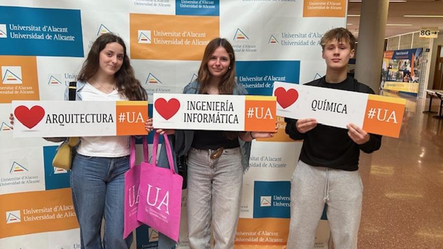 Conferecias sobre los estudios de grado en la UA
