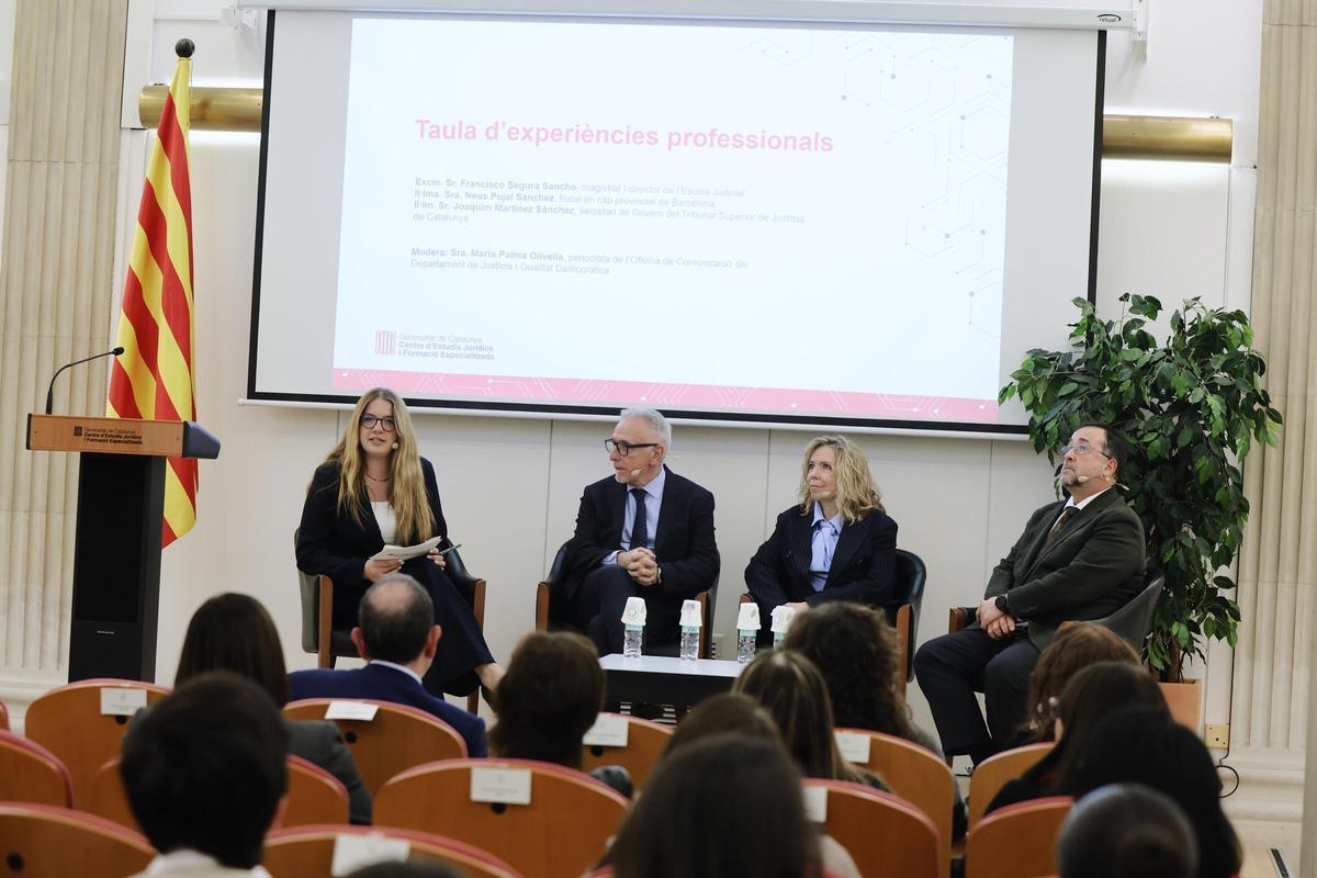 Un moment de l'acte de recepció dels becats per preparar oposicions a jutge, fiscal o lletrat judicial a Catalunya.