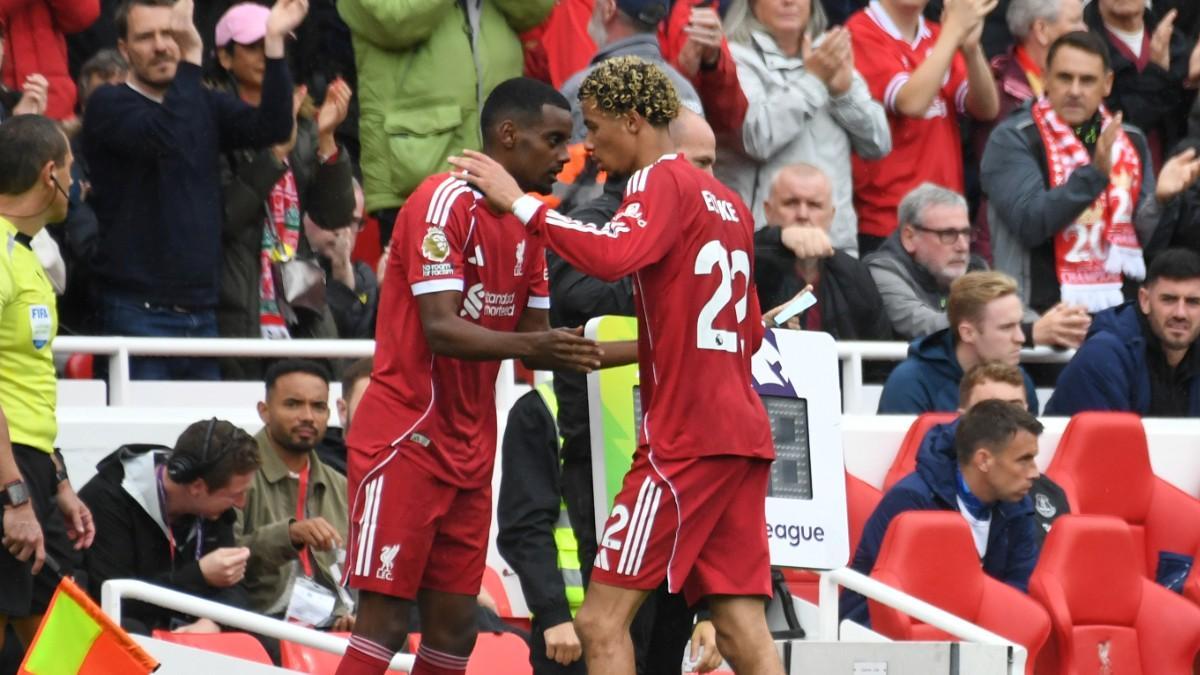 Liverpool's Hugo Ekitike walks off after being substituted by Liverpool's Alexander Isak, left, during the English Premier League soccer match between Liverpool and Everton at Anfield stadium in Liverpool, England, Saturday, Sept. 20, 2025. (AP Photo/Rui Vieira)