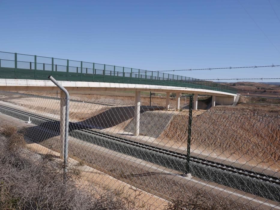 Nuevos puentes sobre el trazado aún por estrenar.