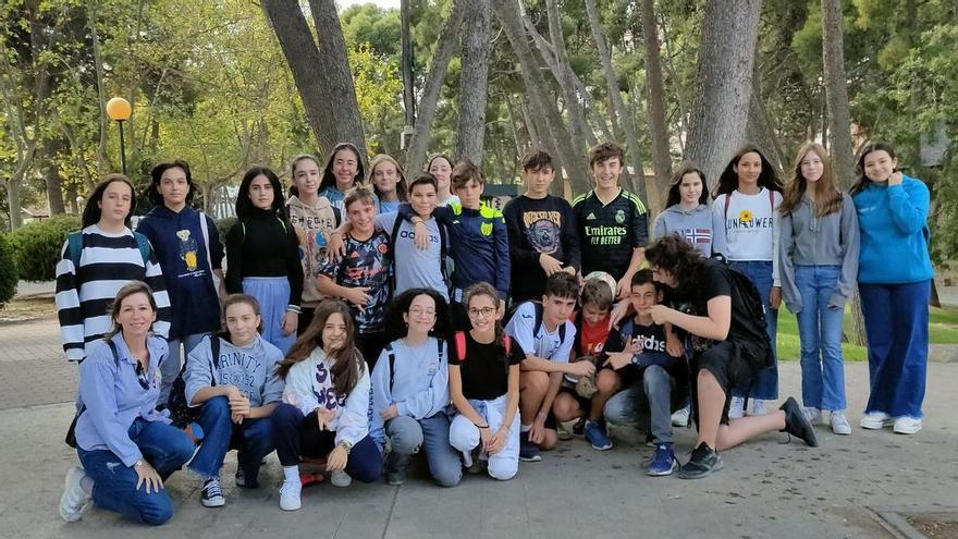 Los estudiantes del Colegio Romareda de Zaragoza disfrutan de un día de convivencias