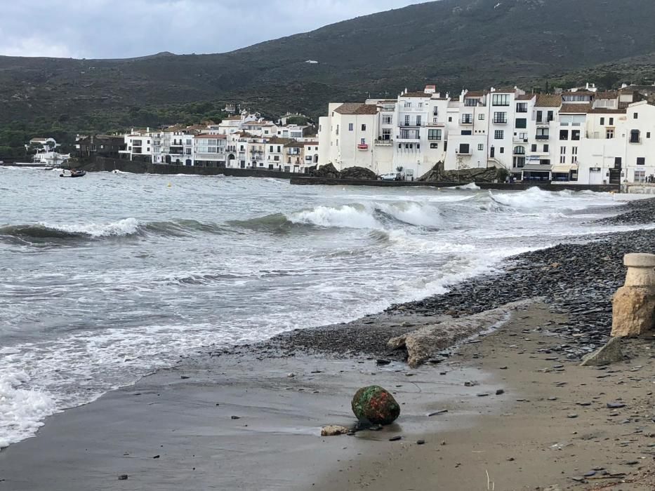 Temporal de llevant a Cadaqués