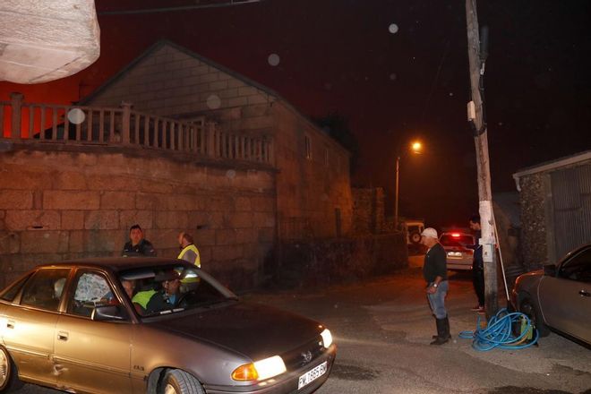 Un incendio obliga a desalojar a vecinos de Mondariz