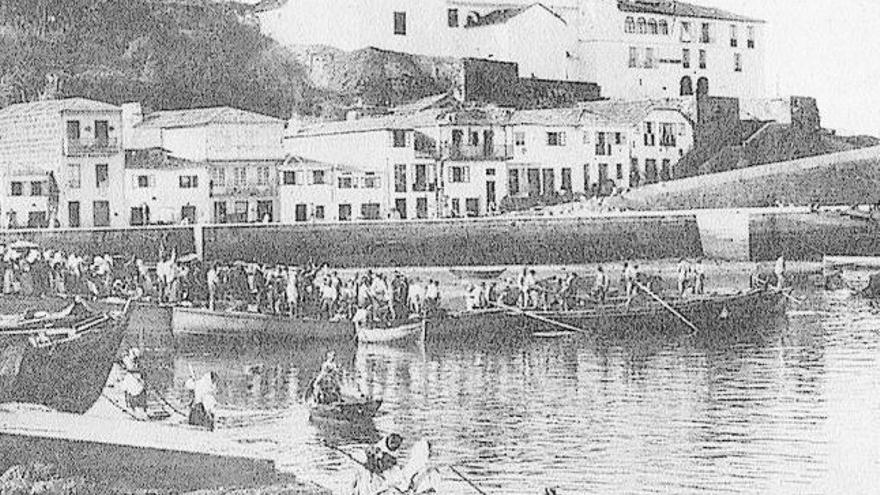 El convento de San Francisco a finales del siglo XIX, según una postal de la época. // L.M.A./ C.P.H.