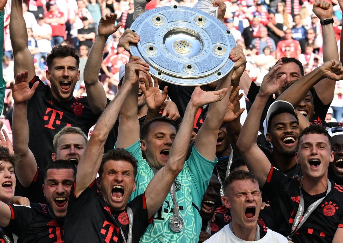 Los futbolistas del Bayern celebran el título de la Bundesliga.