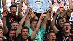 Los futbolistas del Bayern celebran el título de la Bundesliga.