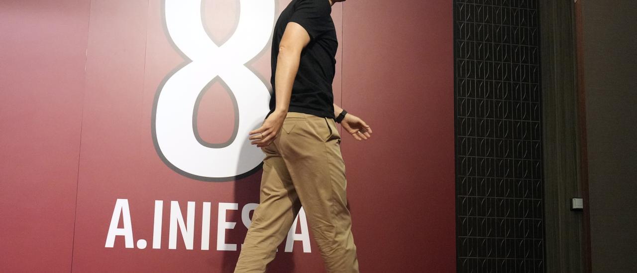 Iniesta anuncia su salida del Vissel Kobe y quiere seguir compitiendo