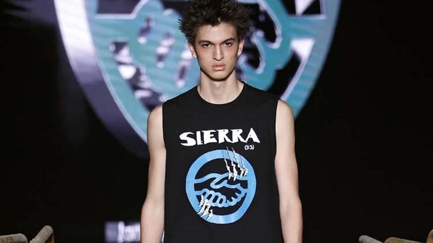 De Soziedad Alkoholika al logo del SOMA: así fue el desfile de la colección del langreano Oliver Iglesias en la Mercedes-Benz Fashion Week