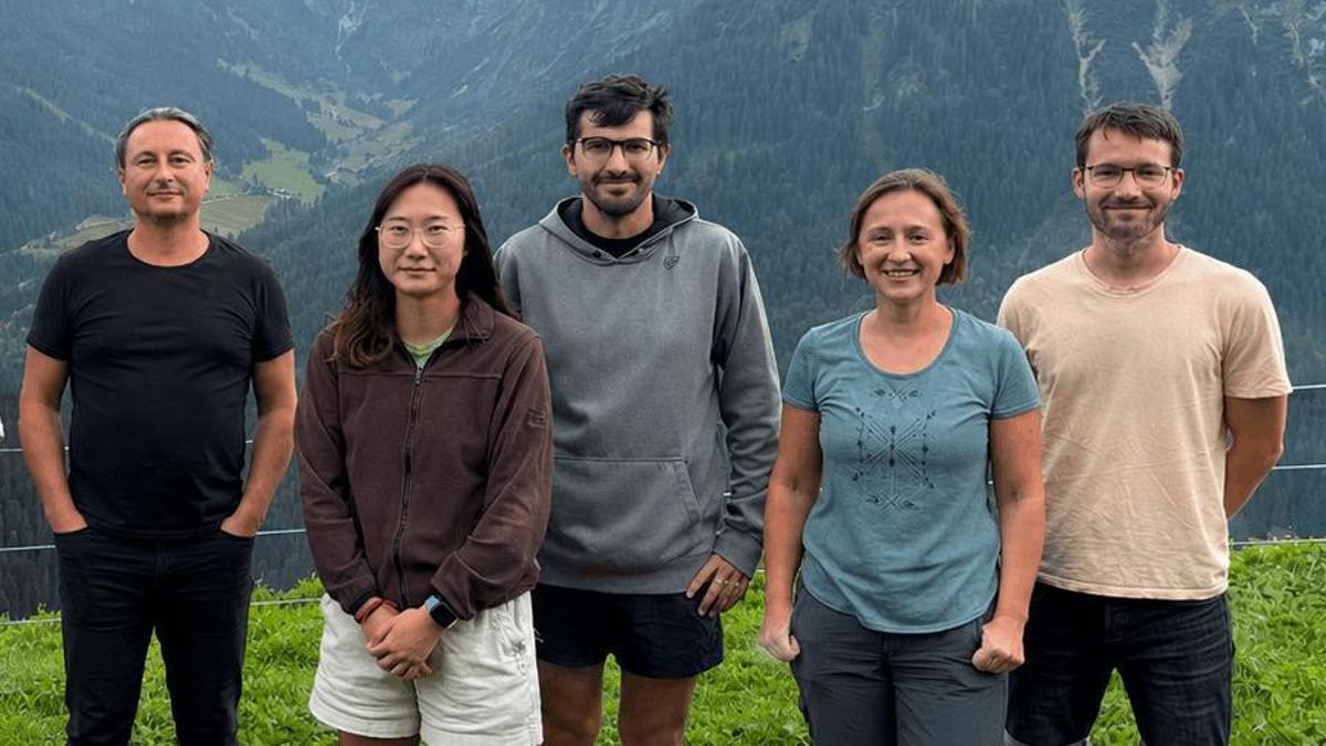 Imagen de los autores del estudio: Julien Javaloyes, Ruiling Weng, Jesús Yelo-Sarión, Svetlana Gurevich y Elias Koch