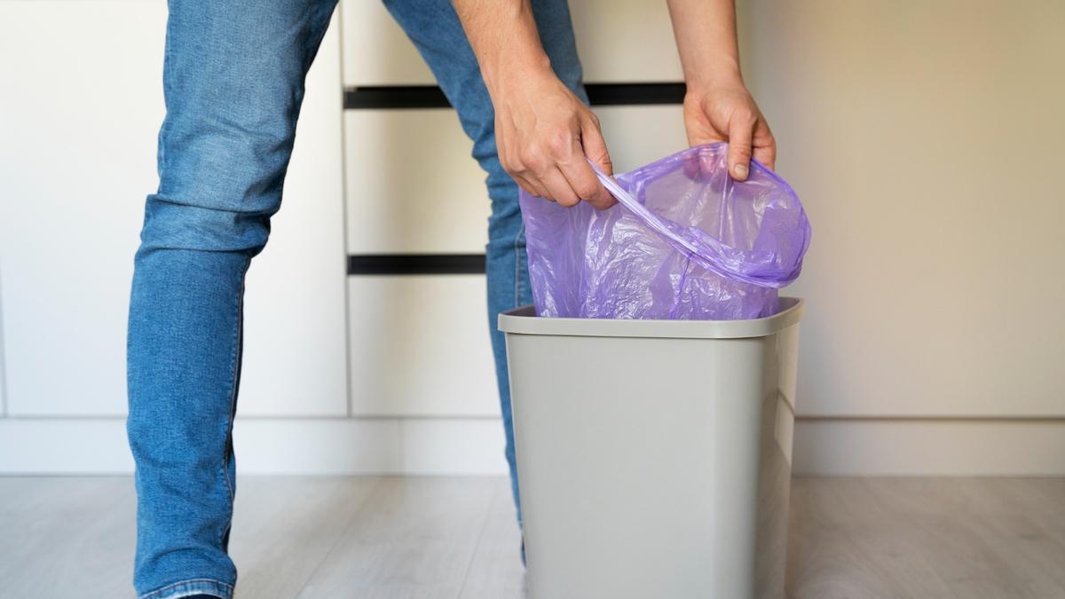 La basura debe tirarse en los lugares habilitados