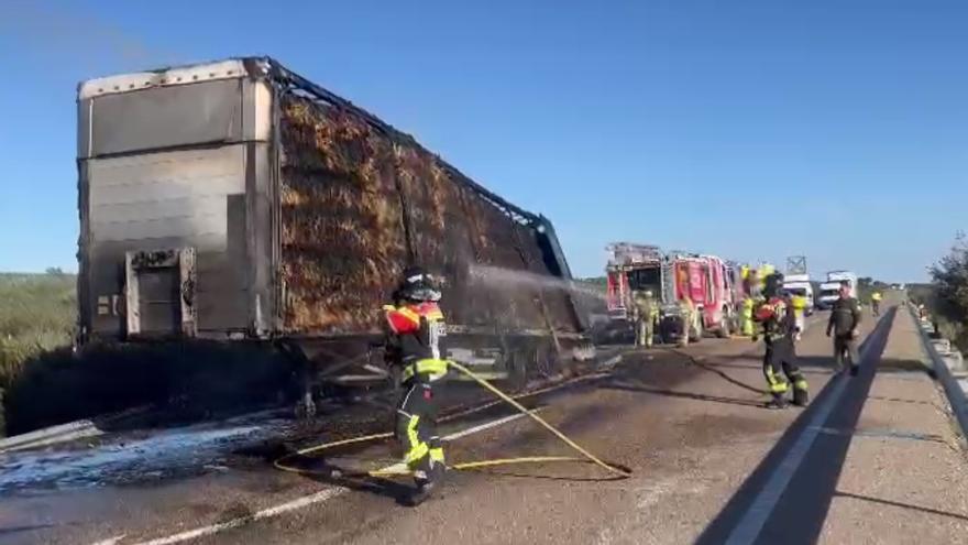 Restablecido el tráfico en la N-122 a la altura de Fonfría tras arder un camión