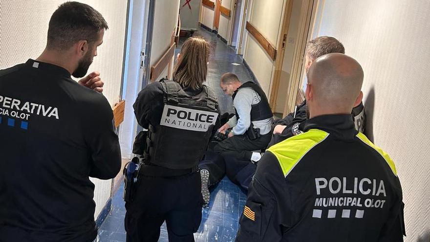 La Policia Municipal d'Olot, pionera a Catalunya en participar en un intercanvi formatiu amb la Nacional Francesa