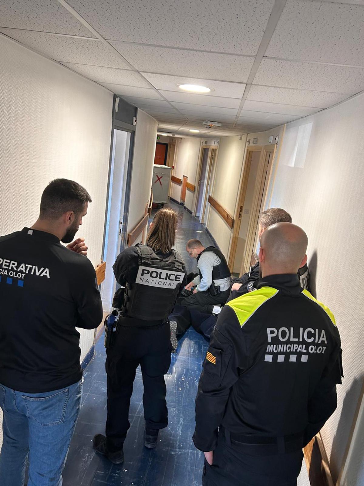 Una de les sessions entre la Policia d'Olot i la Nacional francesa.