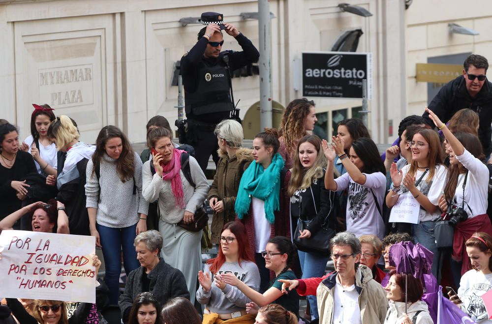 Concentración del 8-M en la plaza de la Constituci