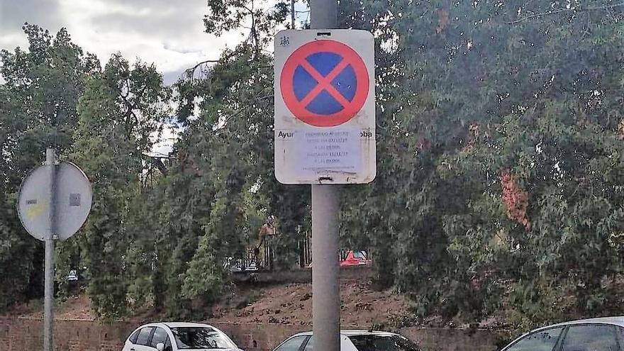Critican que se prohíba aparcar en la muralla de la Puerta de Sevilla durante el campeonato ecuestre