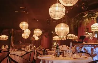 Los restaurantes Monkey Ibiza y Bambino Ibiza te llevan de la ‘dolce vita’ italiana al cabaret más esperado del verano