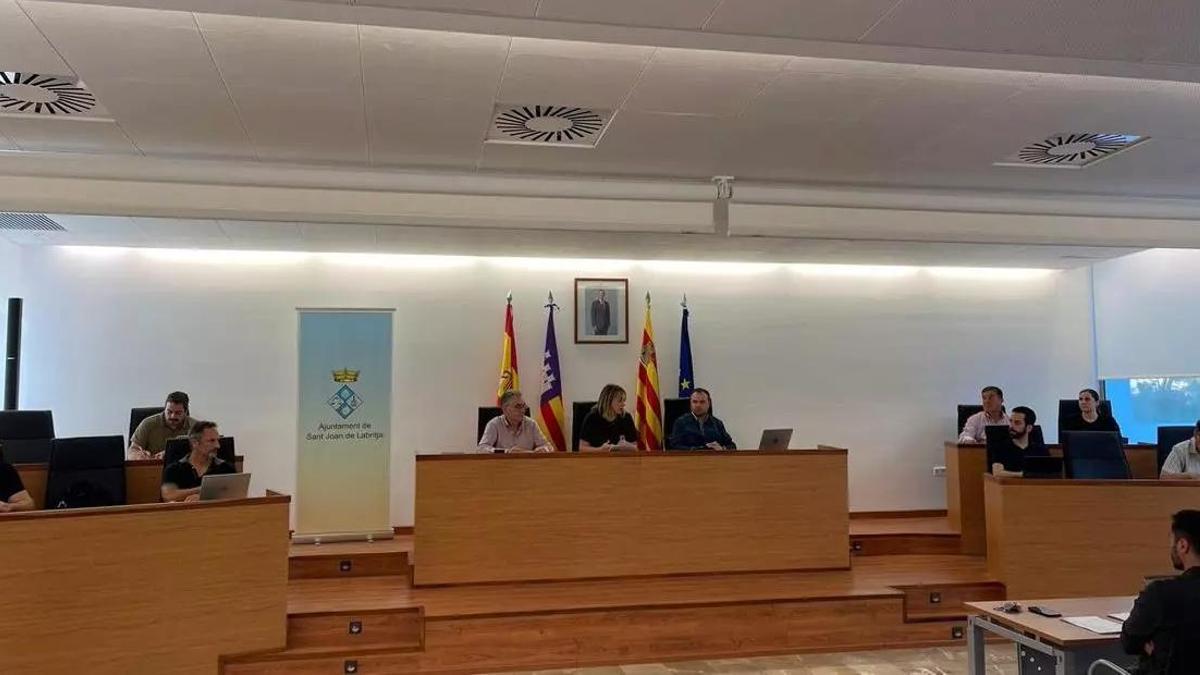 Imagen de archivo del pleno del Ayuntamiento de Sant Joan.