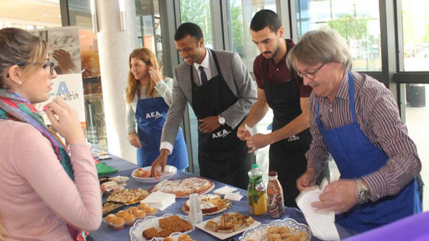 El Mallorca participa en el desayuno de aea solidaria